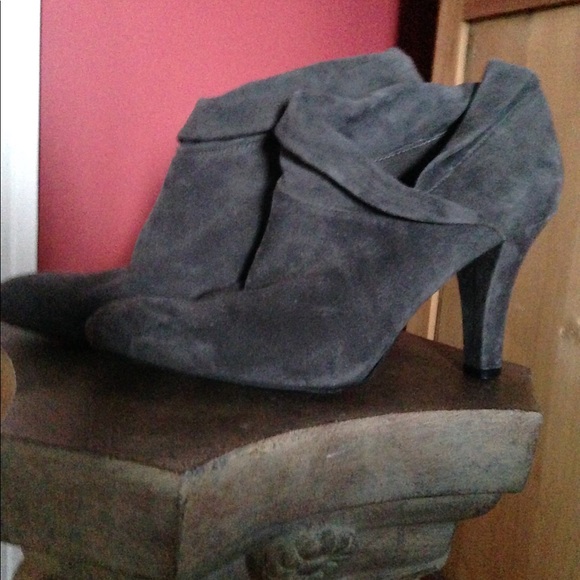New Enzo Anglioni Booties - Picture 2 of 4